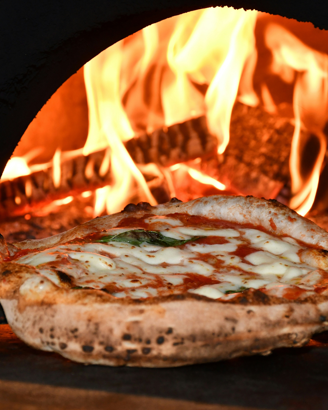 Pizza Margherita au feu de bois – menu pizza au feu de bois bezons